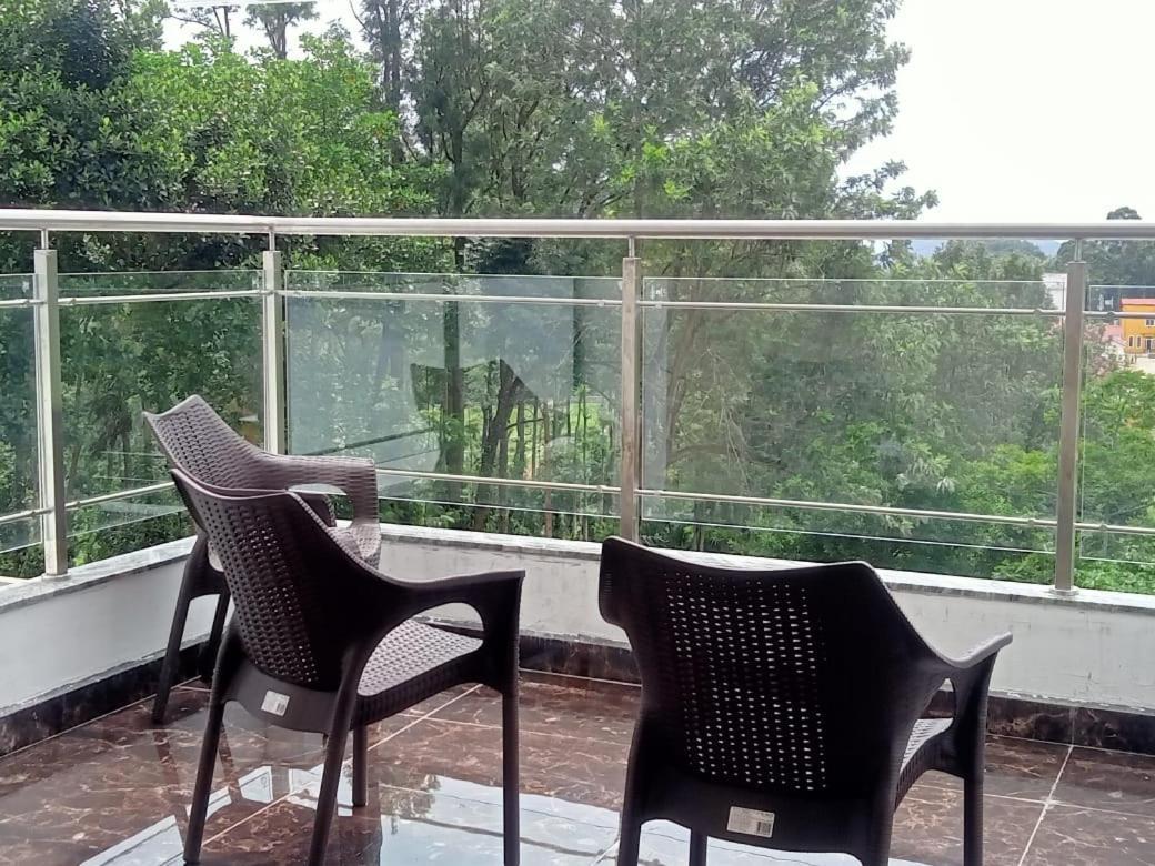 Hotel Peppers Yercaud Buitenkant foto