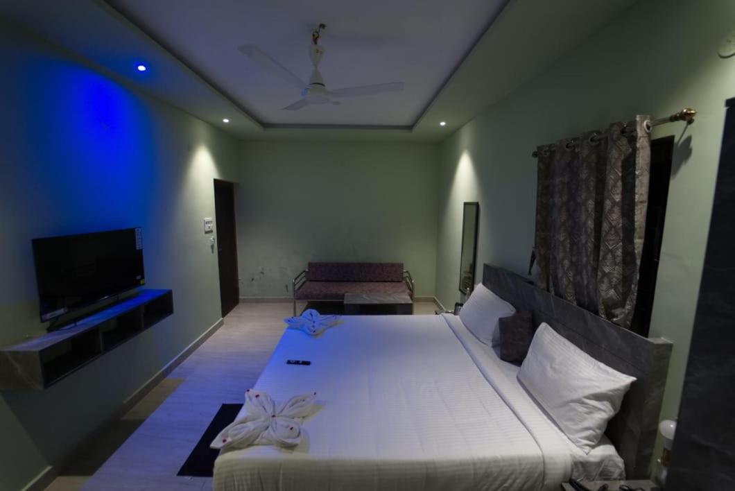 Hotel Peppers Yercaud Buitenkant foto