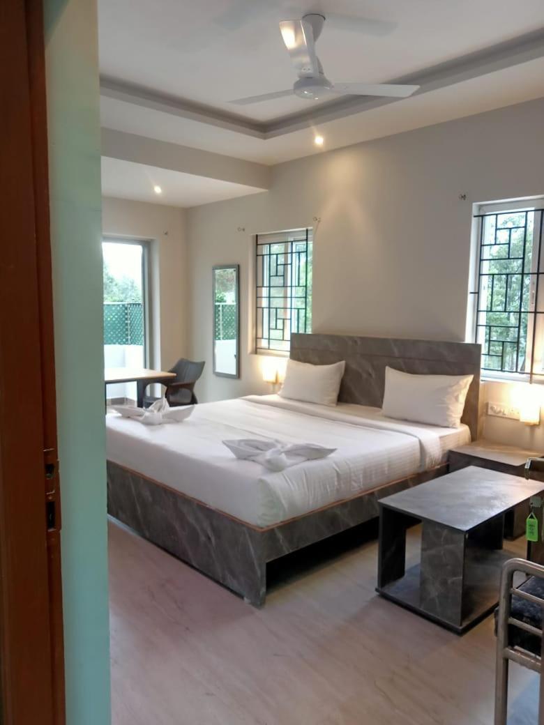 Hotel Peppers Yercaud Buitenkant foto