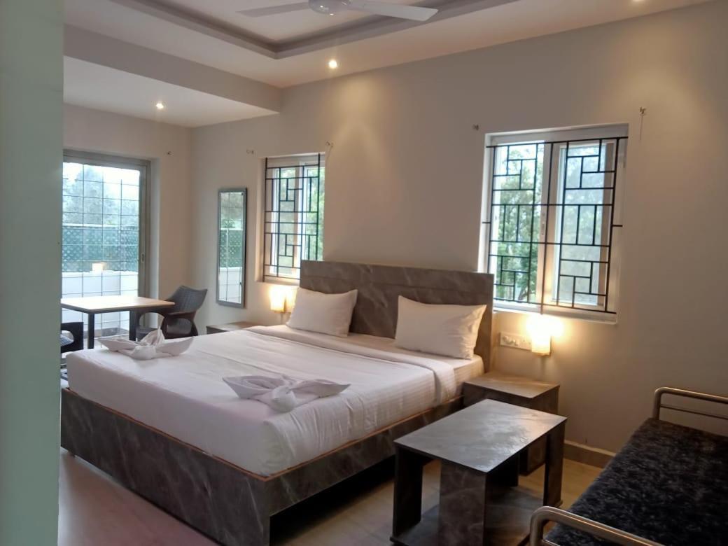 Hotel Peppers Yercaud Buitenkant foto